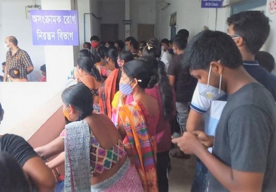 Covid rules violation: Violation of Social Distance noticed among vaccine recipients in Belonia Sub-Divisional Hospital Covid rules violation: Violation of Social Distance noticed among vaccine recipients in Belonia Sub-Divisional Hospital